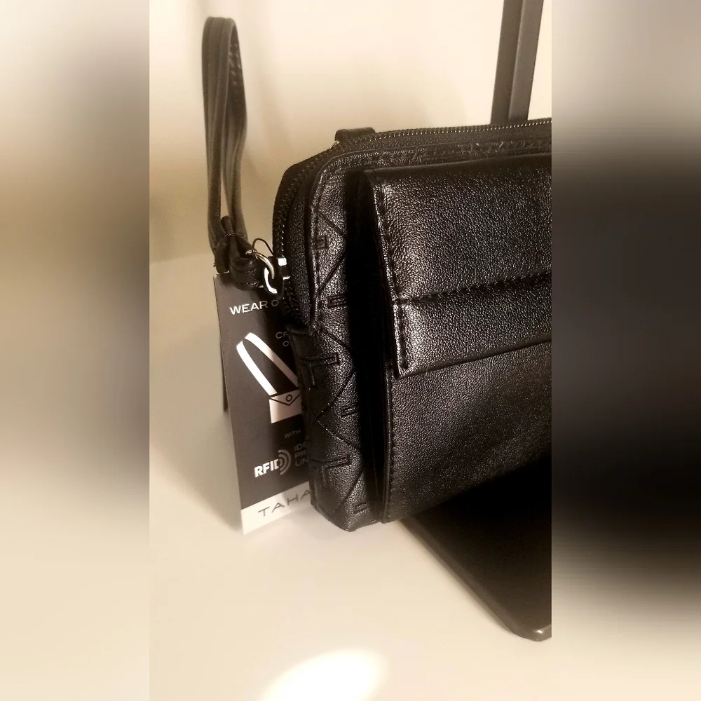 *NWT* Tahari Wristlet/Crossbody